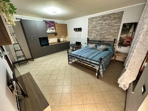 Апартаменты B E B House Кастелланца Экстерьер фото