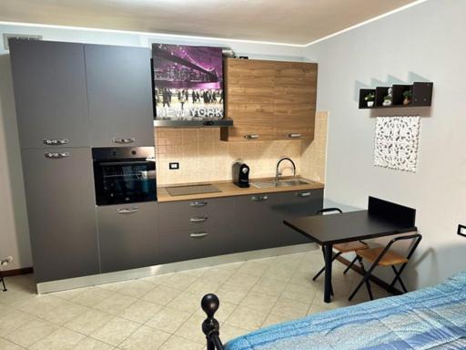 Апартаменты B E B House Кастелланца Экстерьер фото